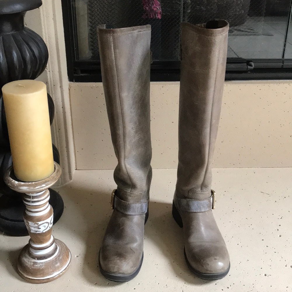 Steve Madden grey boots